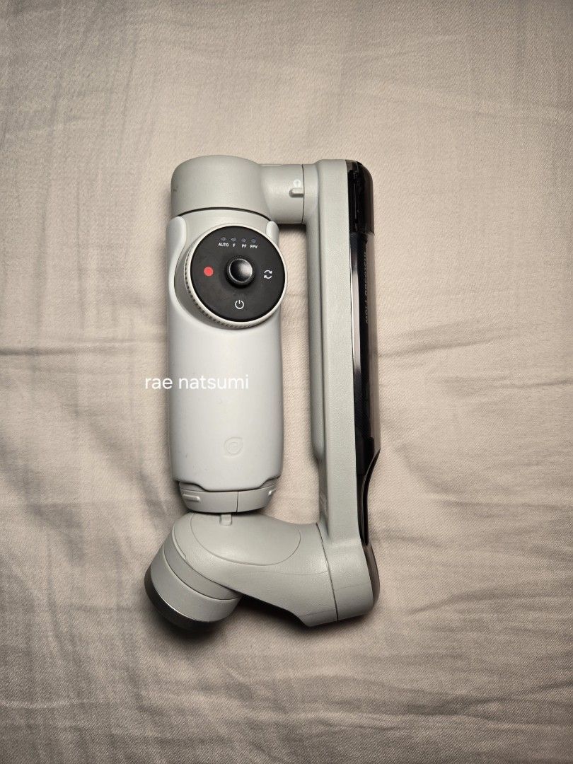 Insta360 Flow Smartphone Stabilizing Gimbal (with Free MagSafe Attachment (Category: Gimbals & Stabilizers ) located in San Juan City. Submitted by raenatsumi (Listing ID 1439404131, Image 2). Description: 📝 Like new, only used twice. Still have the box. 🔖Bought on Laz for PHP 7000. MagSafe attachment bought for PHP 800. Negotiable!.