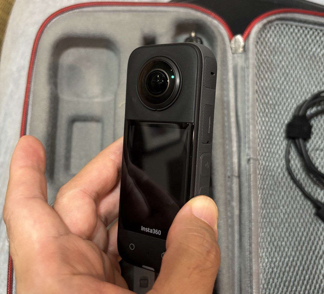 Insta360 X3 package price lowered (Category: Cameras) located in Mandaluyong City. Submitted by r3hobby (Listing ID 1410416885, Image 2). Description: Insta 360 set package - lowered price. LP Light used for travel What you see is what youll get except for the battery. 1pc battery included You get an invisible stick, one battery, case and fast charger. Meet in circuit makati or shipping at buyers expense .
