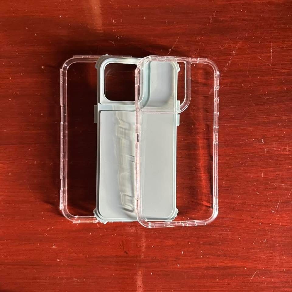 IPhone 14 pro max cases (Category: Cases & Sleeves) located in Quezon City. Submitted by riavero (Listing ID 1439325743, Image 2). Description: Pre-owned ₱120 - ₱180 - most of the cases are hard case - some are 3 in 1 with photo details - you can ask for each details.