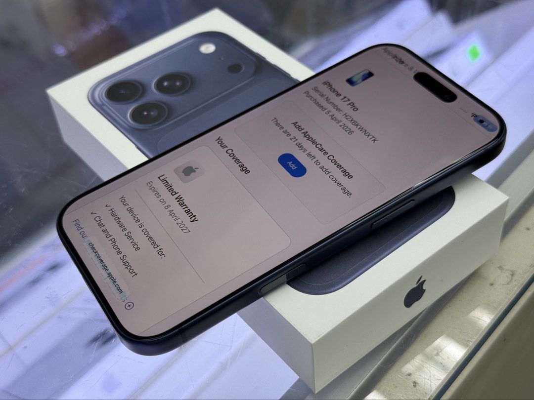 (Category: iPhone 17 Series) located in Petaling Jaya. Submitted by gadget_fix_dot_com (Listing ID 1421446982, Image 2). Description: 100% Original iPhone 17 Pro (256GB) Malaysia 🇲🇾 ✅ Warranty Apple 8-4-2027 ✅ Condition 10/10 new ✅ Function all working ✅ Face ID ✅ True true ✅ Battery health good ✅ Complete full set box ✅ Warranty 1 month shop Walk in shop / Cash delivery / Cod / Lalamove .