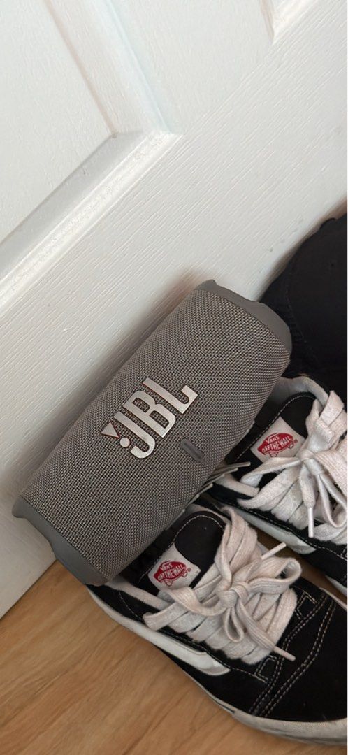Jbl Charge 5 (Category: Soundbars, Speakers & Amplifiers) located in Manila. Submitted by foundedandfitted (Listing ID 1439420338, Image 1). Description: RUSH FOR SALE JBL CHARGE 5 and Vans shoe oldskool .
