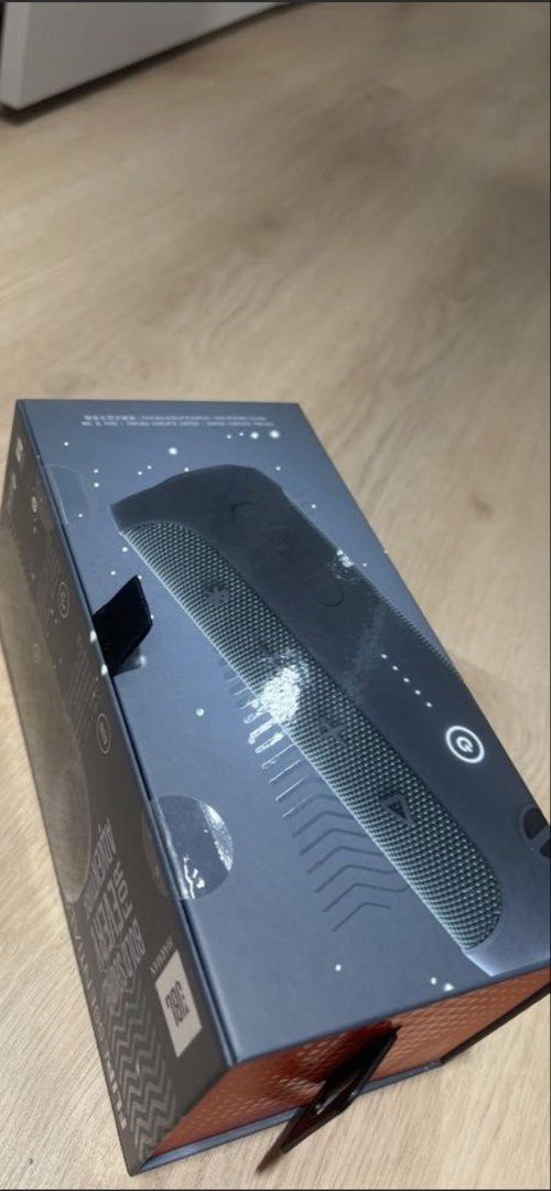 JBL Flip Essential 2 Bluetooth Speaker - Black466730942391930880