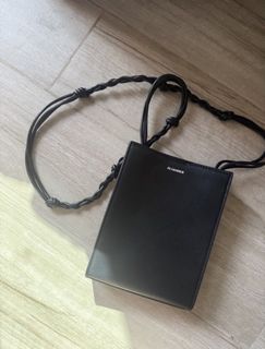 （分類：）位於 。 由 bbbbbbella.moonn 提交（商品編號 1439366013，圖片 1）。簡介： 。