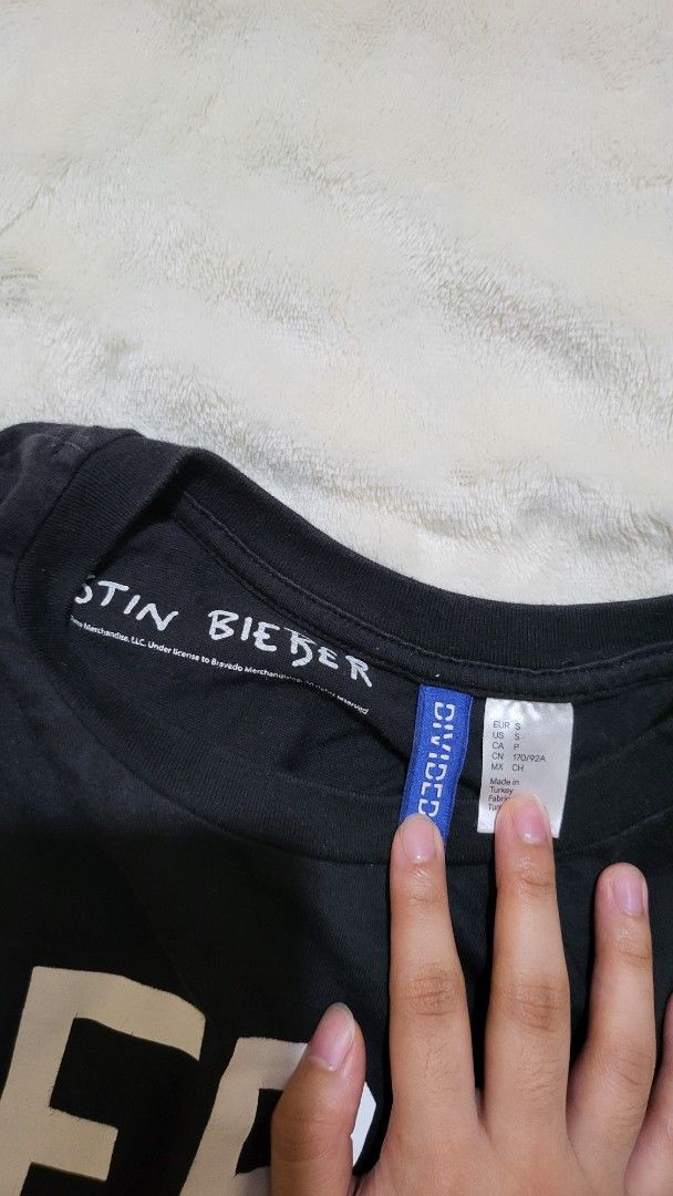 Justin Bieber H&M Shirt (Category: Shirts) located in Manila. Submitted by _cindy21 (Listing ID 1439412420, Image 2). Description: Justin Bieber H&M Shirt Size: S 🏷️: ₱700 🎀: brand new how to shop? ౨ৎ⋆˚｡⋆ ✿ comment “MINE” to claim ✿ first come, first serve ! ✿ wait for order confirmation in the comments ✿ once confirmed, send order form! (check 4th photo) ✿ pay as you order! ✿ strictly no cancellations.