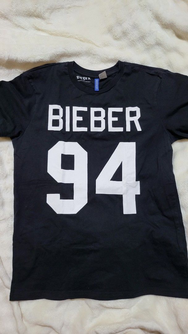 Justin Bieber H&M Shirt (Category: Shirts) located in Manila. Submitted by _cindy21 (Listing ID 1439412420, Image 1). Description: Justin Bieber H&M Shirt Size: S 🏷️: ₱700 🎀: brand new how to shop? ౨ৎ⋆˚｡⋆ ✿ comment “MINE” to claim ✿ first come, first serve ! ✿ wait for order confirmation in the comments ✿ once confirmed, send order form! (check 4th photo) ✿ pay as you order! ✿ strictly no cancellations.