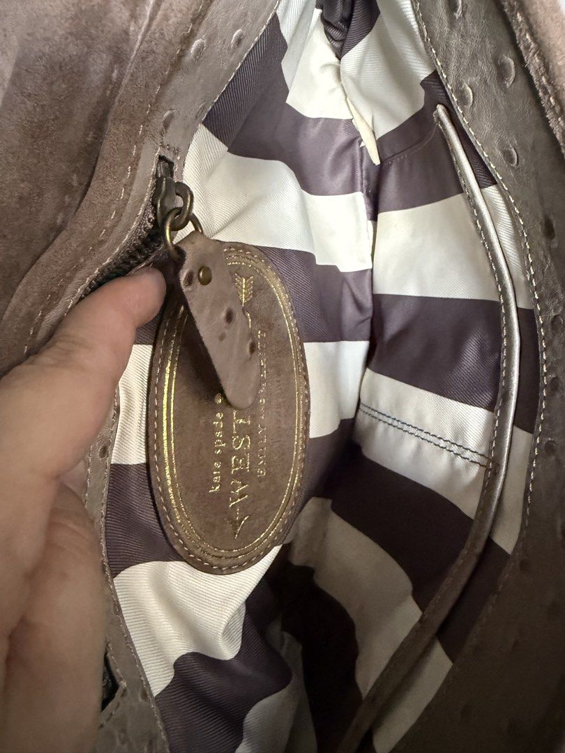 Kate Spade Limited Edition Bag (Category: Luxury Bags & Wallets) located in Cainta. Submitted by ulikebag (Listing ID 1439325423, Image 3). Description: ✨ Personal Preloved Item ✨ Personally owned and well-loved, and guaranteed to be in mint/very good condition. 🩷 I’m passing this beautiful piece on to someone who will appreciate and enjoy it just as much. Kindly refrain from lowball offers, as I believe the price fairly reflects the item’s cond