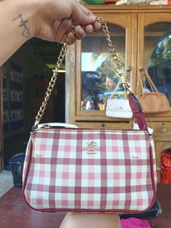 (Category: ) located in . Submitted by lynpreloved04 (Listing ID 1439260086, Image 1). Description: .