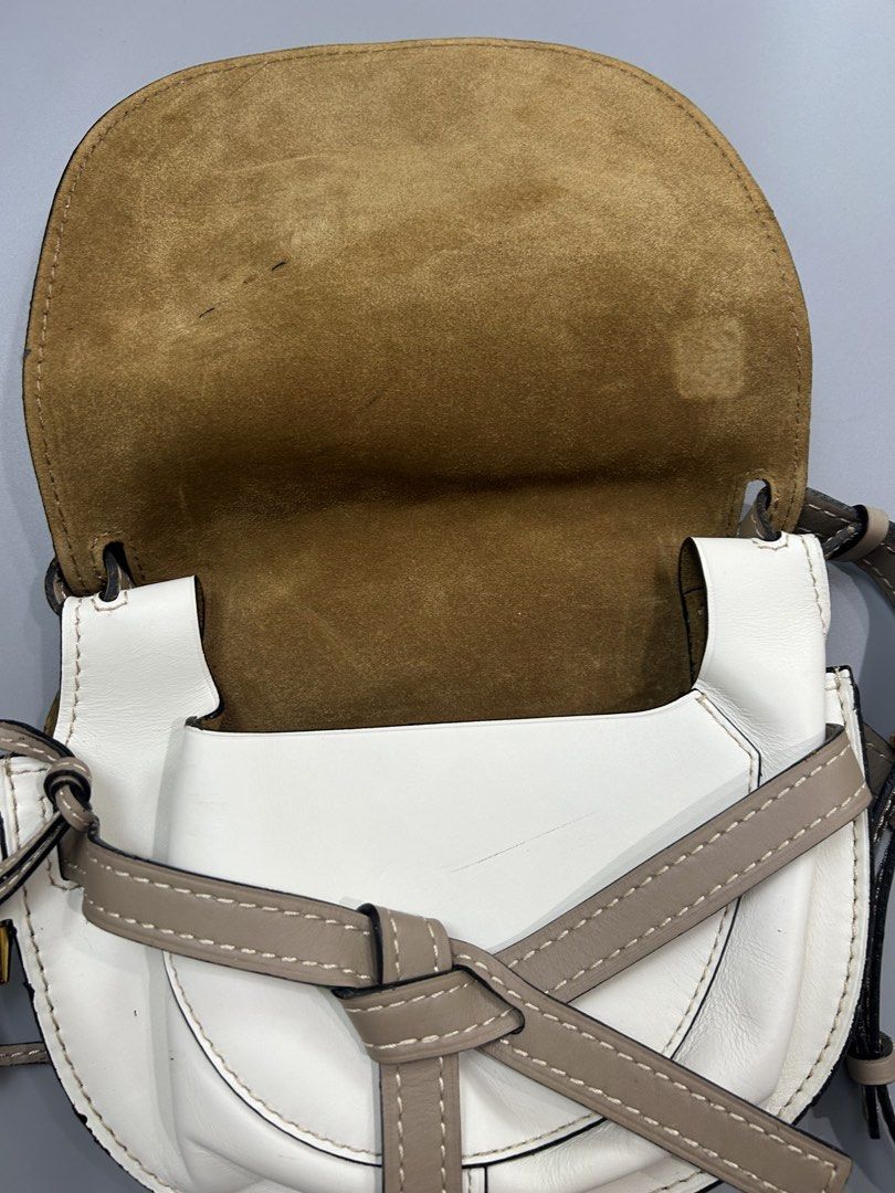 Loewe Bag (Category: Luxury Bags & Wallets) located in Aurora. Submitted by purethrift07 (Listing ID 1439292935, Image 3). Description: No issue Maganda to Fresh from the bale Dm me.