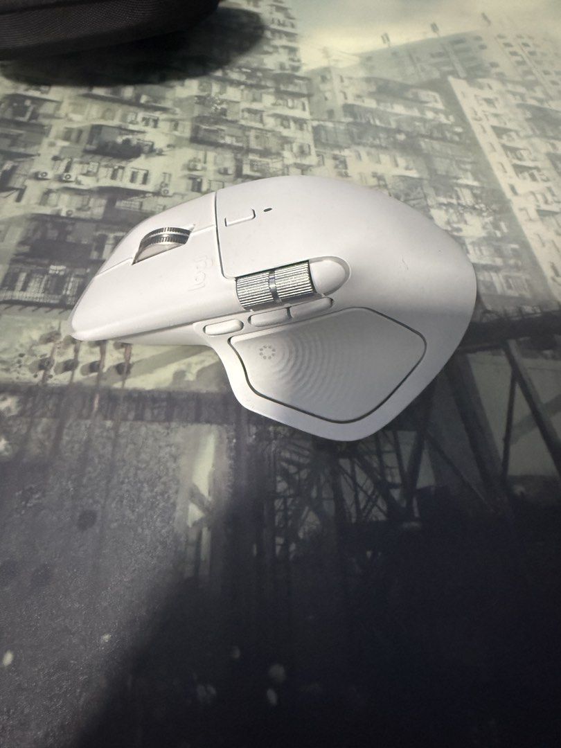 Logitech MX Master 4 for Mac - White461417178349578240