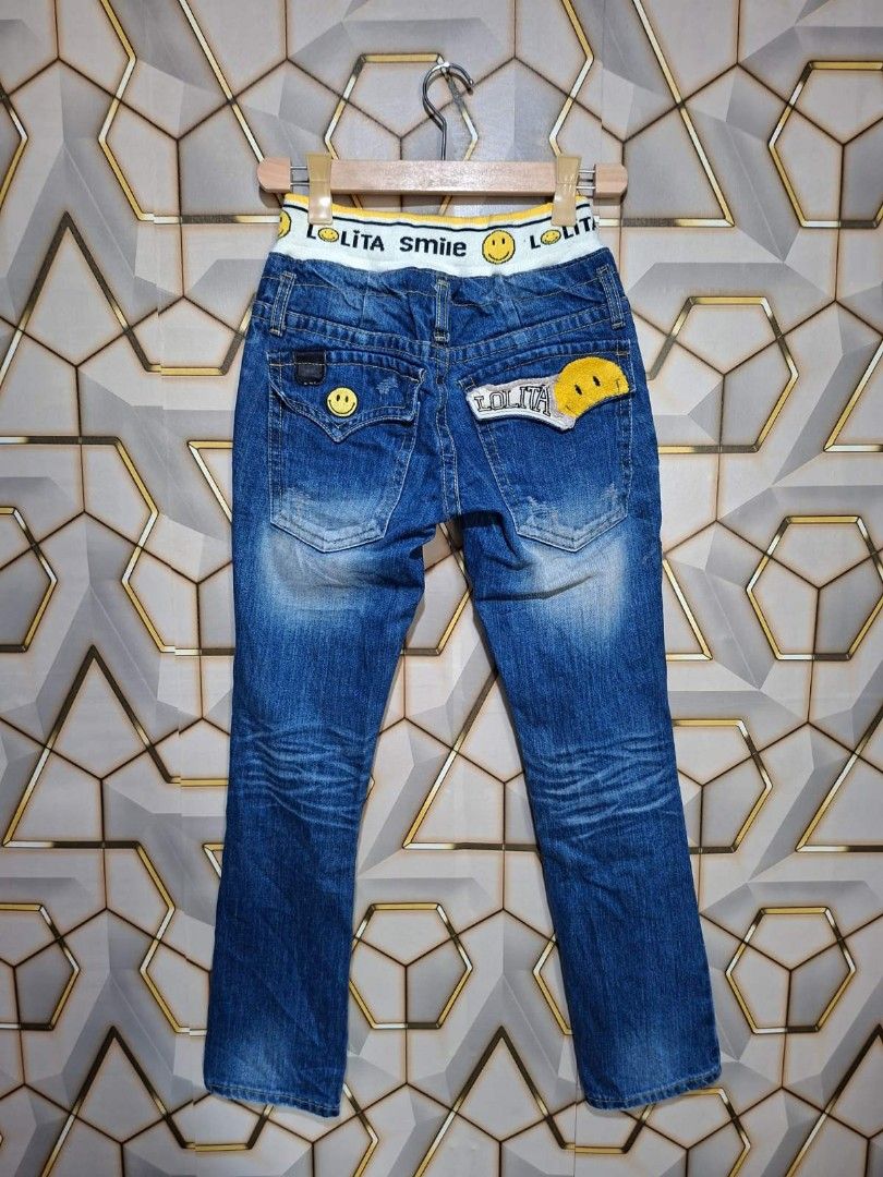Lolita Smile Jeans (Category: Jeans) located in Tagaytay City. Submitted by joyjavier1230 (Listing ID 1439328396, Image 2). Description: Lolita smile jeans in excellent condition no issue 9.5/10 color rate -Tag size: XXS - Waist: 25-28 - Length: 38 - Leg opening: 6.5 550+shipping fee location: Tagaytay shipping via jnt mop:gcash dm to purchase 📩 📩 📩 .
