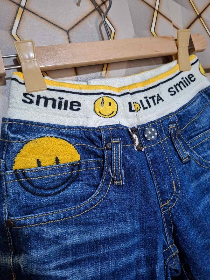 Lolita Smile Jeans (Category: Jeans) located in Tagaytay City. Submitted by joyjavier1230 (Listing ID 1439328396, Image 3). Description: Lolita smile jeans in excellent condition no issue 9.5/10 color rate -Tag size: XXS - Waist: 25-28 - Length: 38 - Leg opening: 6.5 550+shipping fee location: Tagaytay shipping via jnt mop:gcash dm to purchase 📩 📩 📩 .