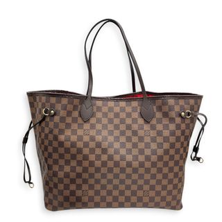 (Category: ) located in . Submitted by carousellluxury (Listing ID 1439311590, Image 1). Description: .