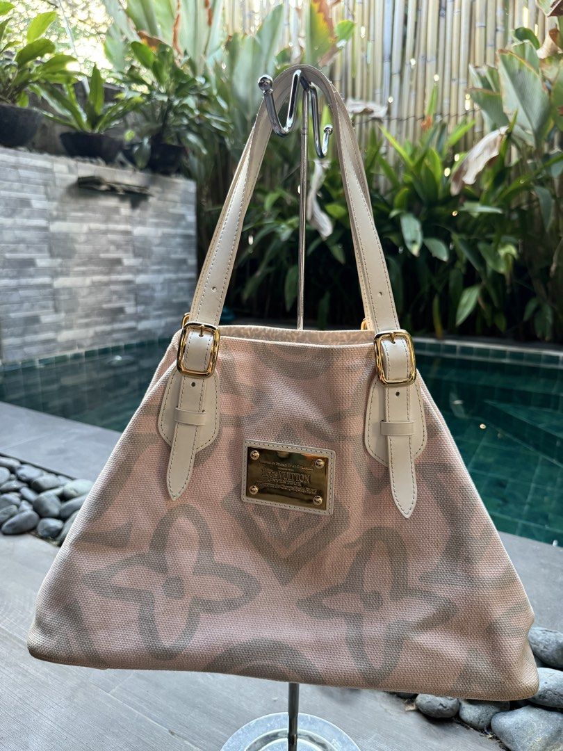 Louis Vuitton Tahitienne Limited Ed (Category: Luxury Bags & Wallets) located in Muntinlupa City. Submitted by knockashoppe (Listing ID 1439399859, Image 3). Description: No inclusion.