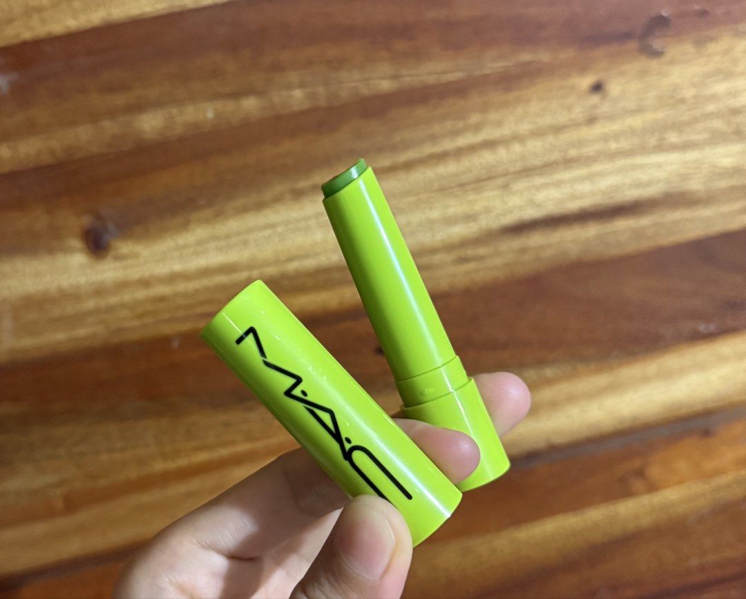 Mac Squirt Plumping Gloss Stick (Category: Makeup) located in San Pablo. Submitted by lmdailo (Listing ID 1439325149, Image 1). Description: Condition: Likenew used only once puno po ang laman ang bango din 💯 Guaranteed Authentic no box Nagbabawas ng make up bihira gumala .