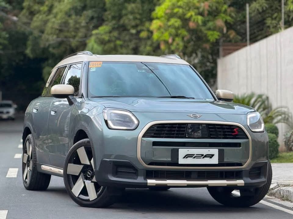 MINI Cooper Countryman S Auto (Category: Used Cars) located in Manila. Submitted by quality_cars (Listing ID 1439413643, Image 2). Description: New arrival / Another quality unit. Fresh catch ! ❗️For sale , Cash , Trade in , Financing ❗️ ✔️ALL NEW 2025 MINI COUNTRYMAN S 100% Pristine condition in and out 2.0L TURBO ENGINE INLINE 4 Class AAA unit Very low milage Full options Fully digital gauge Asking price 3.478m only ! 💰 (Negotiable upon viewin
