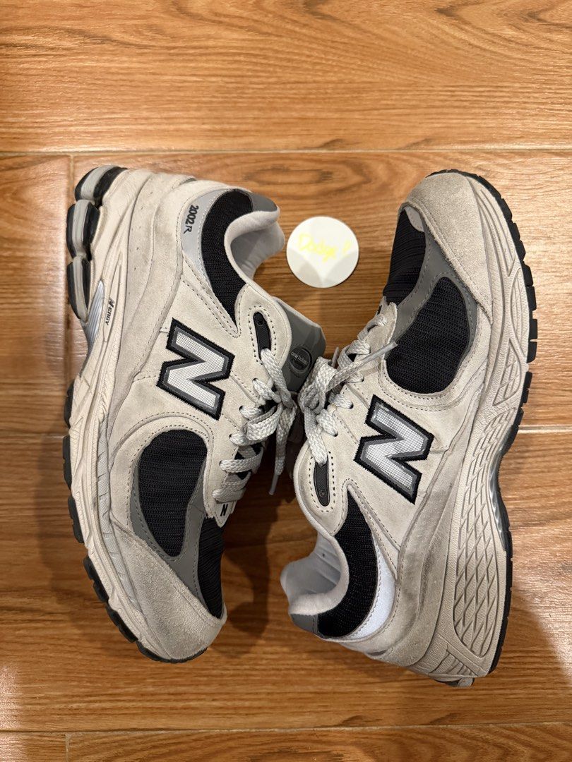 New Balance 2002R Sneakers (Category: Sneakers) located in Manila. Submitted by dc_3187 (Listing ID 1439314584, Image 2). Description: Used size 9 new balance original, no box no extra laces .