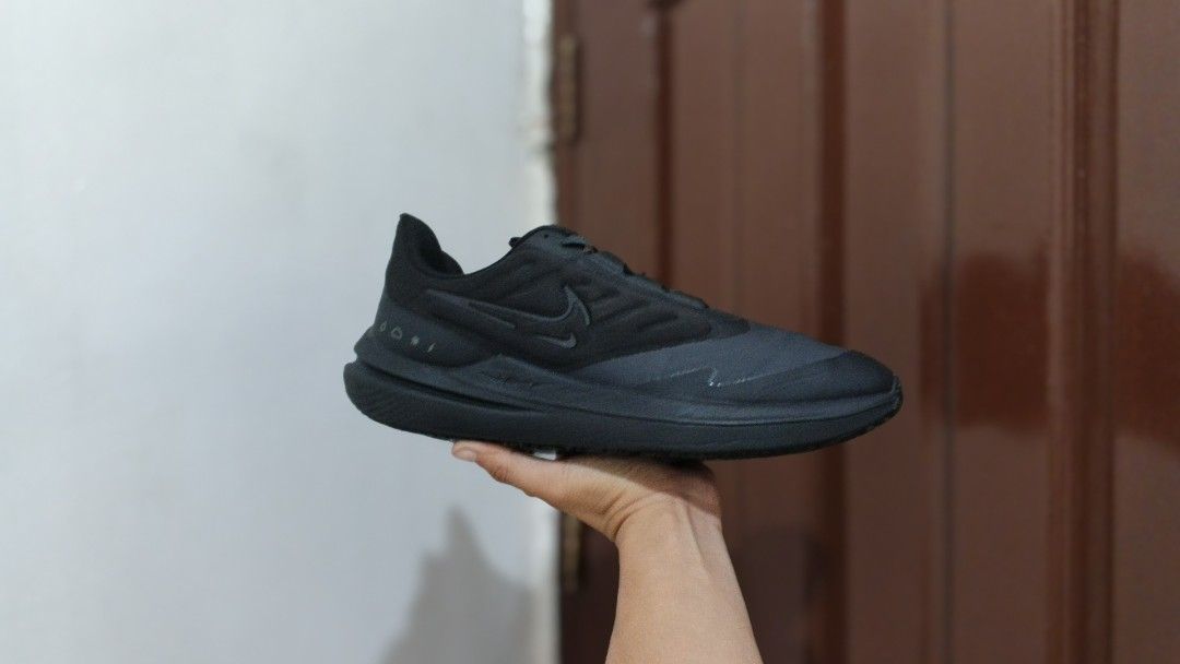 NIKE AIR WINFLO 9 (Category: Sneakers) located in Davao. Submitted by jahvyen (Listing ID 1439371094, Image 2). Description: FOR SALE! NIKE AIR WINFLO 9 SHIELD. SIZE: US 10.5 EUR 44.5 EXCELLENT CONDITION LOCATION: DAVAO CITY PM LANG. DISCLAIMER : We are not affiliated with any brands shown. All trademarks belong to their respective owners. NO COPYRIGHT INFRINGEMENT INTENDED..