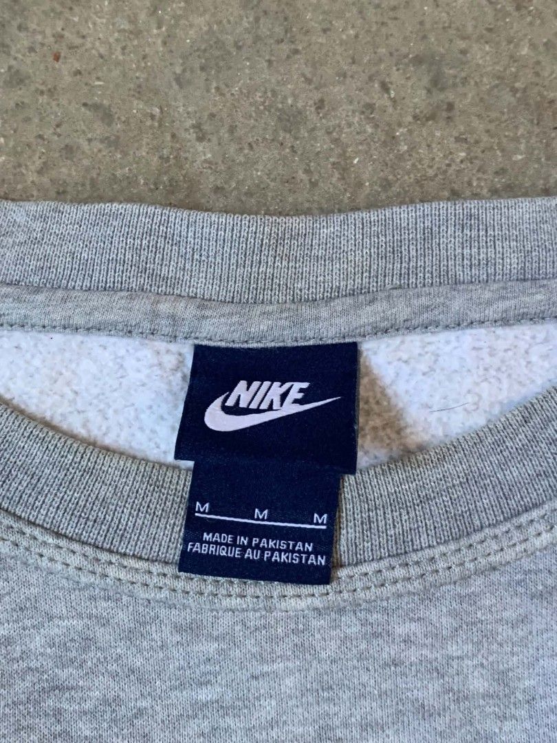 Nike Crewneck Sweatshirt - Gray (Category: Coats, Jackets and Outerwear) located in Cabanatuan. Submitted by zufinds (Listing ID 1439311415, Image 2). Description: Nike longsleeve fleece blue tag ‎YEAR 2000 ‎27/22 DIMES ‎ ‎issue need wash dm me for more pictures luzon location.