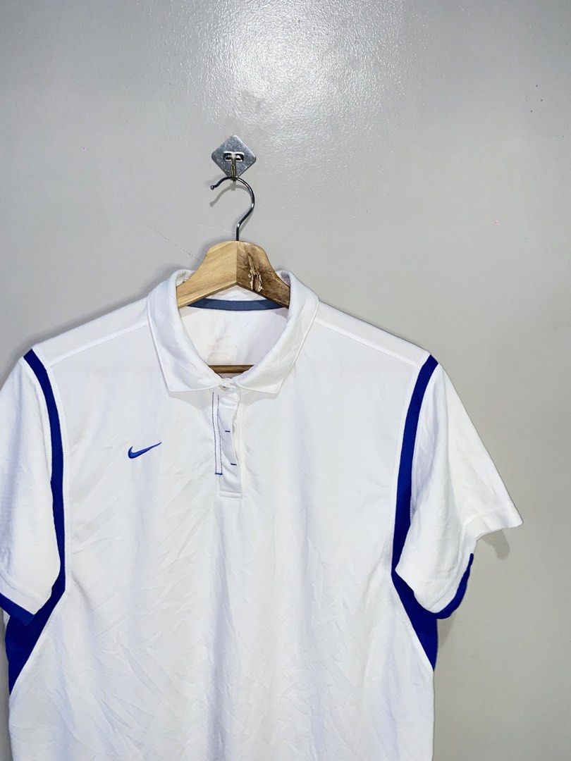 Nike Drifit Polo Shirt Embroid Logo (Category: Activewear) located in Bago City. Submitted by gent.ly.getup (Listing ID 1439272569, Image 2). Description: Like new Authentic 10/10 Color Fit to M 20.5 by 26.5 No issue.
