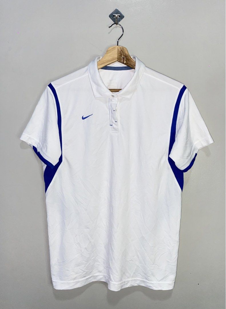 Nike Drifit Polo Shirt Embroid Logo (Category: Activewear) located in Bago City. Submitted by gent.ly.getup (Listing ID 1439272569, Image 1). Description: Like new Authentic 10/10 Color Fit to M 20.5 by 26.5 No issue.