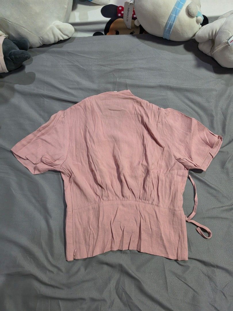 Old Rose Pink Korean Cropped Top (Category: Blouses) located in Quezon City. Submitted by snowflakes.specials (Listing ID 1439389059, Image 3). Description: Fits XS-S Used once.