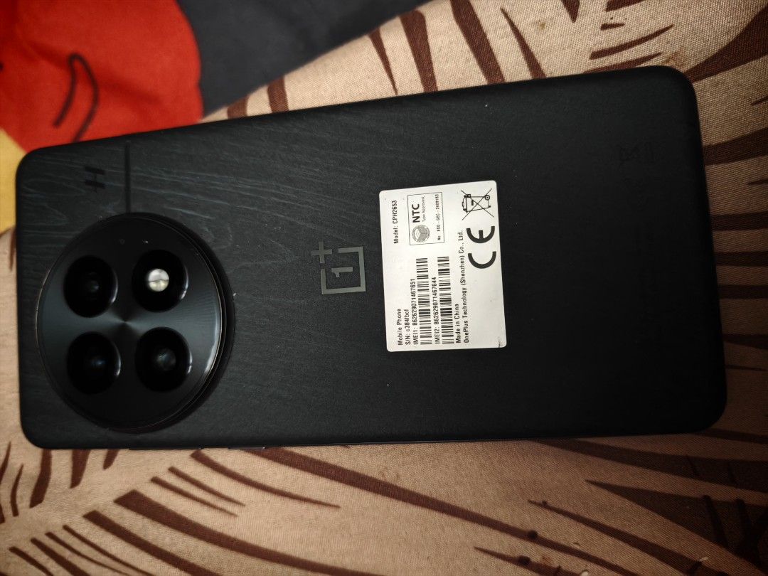 OnePlus 13 12/256 global (Category: OnePlus) located in Imus. Submitted by thegaragehub (Listing ID 1439370673, Image 2). Description: hi I'm selling my personal phone OnePlus 13 global 12/256 no issue and complete bought it from digital walker again no issue and complete ready to use Ntc approveno to low ballers buraot barat 29999 slightly negotiable.