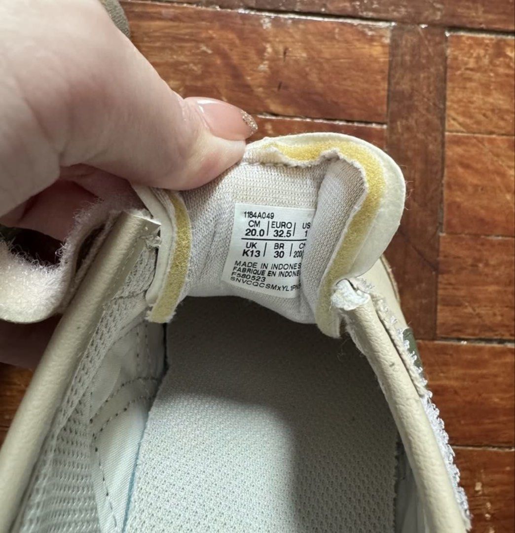 Onitsuka Tiger Kids Shoes (Category: Babies & Kids Fashion) located in Quezon City. Submitted by _mgnmn (Listing ID 1439297490, Image 3). Description: • no box • guaranteed 100% authentic • with normal signs of wear & creases - Size: 20.0 cm / EUR 32.5 / US 1 .