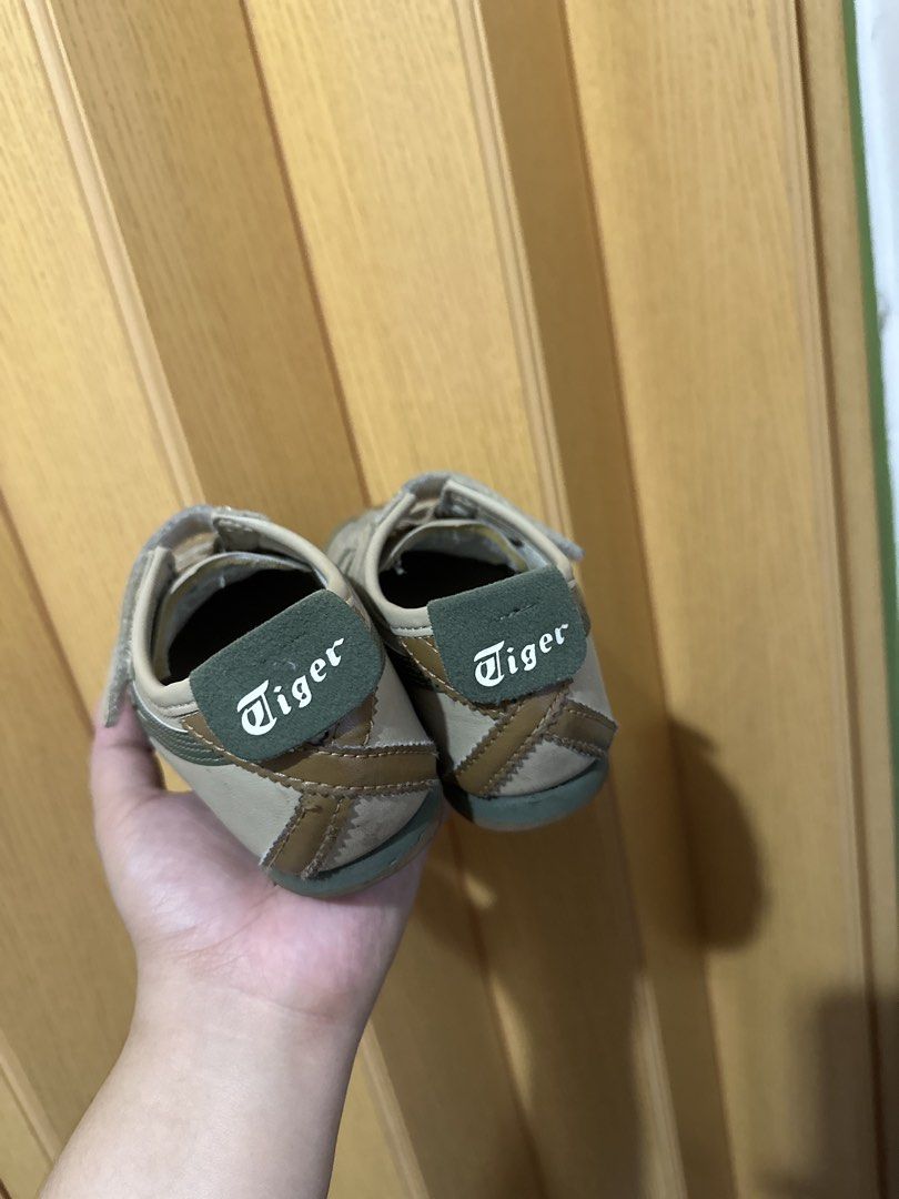 Onitsuka Tiger Kids Shoes (Category: Babies & Kids Fashion) located in Quezon City. Submitted by _mgnmn (Listing ID 1439297490, Image 2). Description: • no box • guaranteed 100% authentic • with normal signs of wear & creases - Size: 20.0 cm / EUR 32.5 / US 1 .
