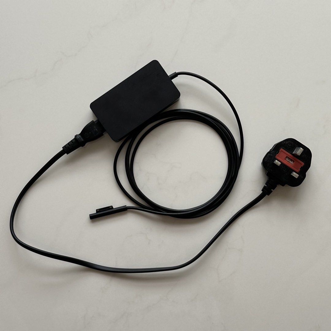 ORIGINAL Microsoft Surface Laptop Charger461051784426967040