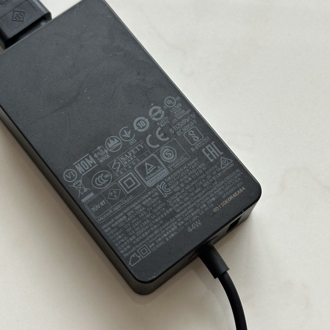 ORIGINAL Microsoft Surface Laptop Charger461051784426967042