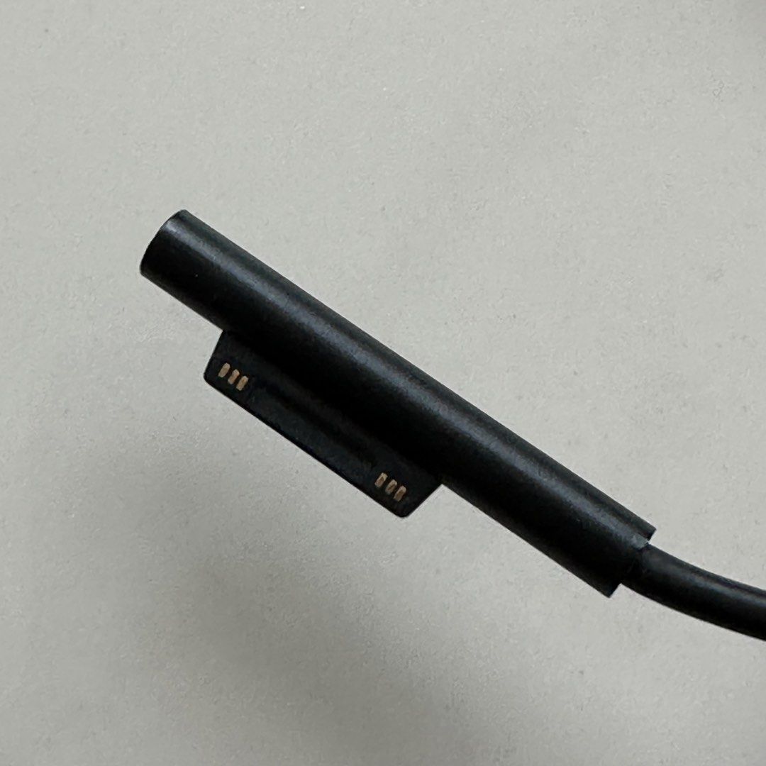 ORIGINAL Microsoft Surface Laptop Charger461051784426967041