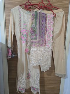(Category: ) located in . Submitted by myraa28 (Listing ID 1439344235, Image 1). Description: .