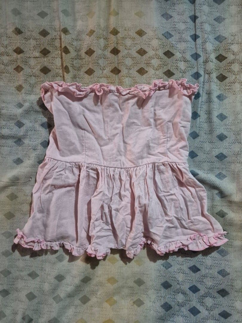 Pastel Pink Pepulum Tube Top (Category: Others Tops) located in Baguio. Submitted by hcneyluv (Listing ID 1439267944, Image 1). Description: ˗ˏˋdetails ´ˎ˗ •bought from nakd in tiktok •only used once upon purchase - ˗ˏˋ rfs ´ˎ˗ •decluttering - 📌: baguio city 💸: gcash - 🔖: cute pepulum top tube top tube pepulum baby pink pastel pink.