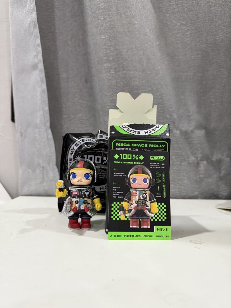 Pop Mart Mega Space Molly Series 02 (Category: Toys & Games) located in Manila. Submitted by sellingelly (Listing ID 1439403831, Image 2). Description: - Pop Mart Mega Space Molly Series 02 figure - 100% size - Includes original packaging, box, and card.
