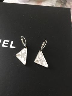 (Category: ) located in . Submitted by vintage.paradise_online.shop (Listing ID 1438972270, Image 1). Description: .