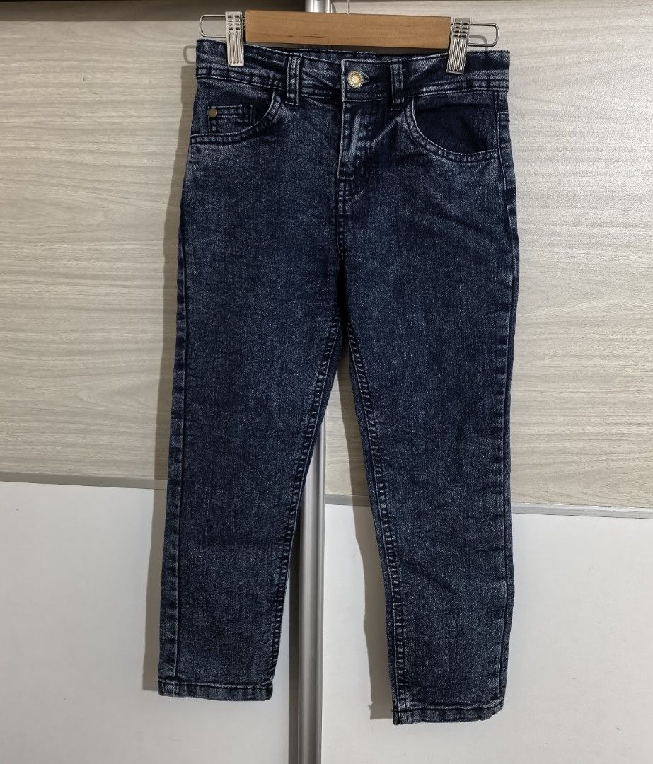 Preloved Kids' Jeans | Age: 4-6 (Category: Babies & Kids Fashion) located in Meycauayan. Submitted by preloved_items_j (Listing ID 1439256065, Image 1). Description: Waist up to 25 inches Length 27.5 inches Adjustable Waist (with inner waistband adjuster) Kids' Denim Kids' Pants.
