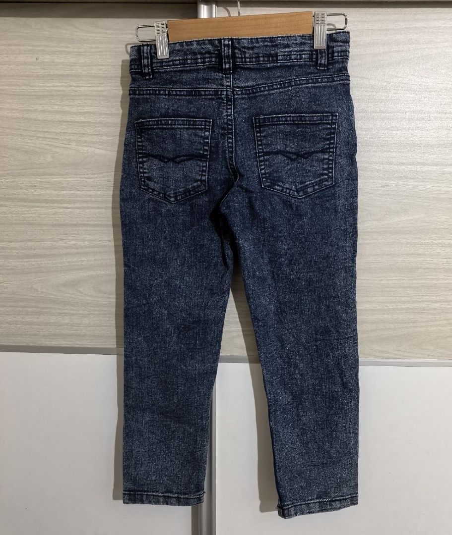 Preloved Kids' Jeans | Age: 4-6 (Category: Babies & Kids Fashion) located in Meycauayan. Submitted by preloved_items_j (Listing ID 1439256065, Image 2). Description: Waist up to 25 inches Length 27.5 inches Adjustable Waist (with inner waistband adjuster) Kids' Denim Kids' Pants.