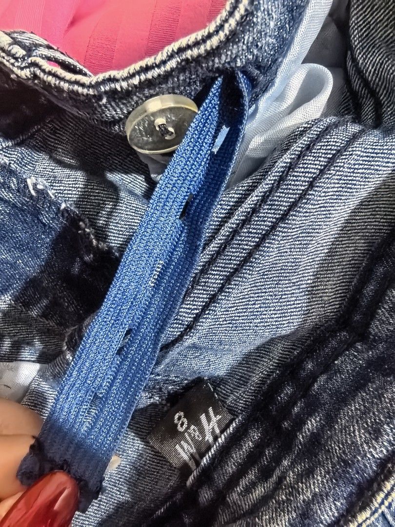 Preloved Kids' Jeans | Age: 4-6 (Category: Babies & Kids Fashion) located in Meycauayan. Submitted by preloved_items_j (Listing ID 1439256065, Image 3). Description: Waist up to 25 inches Length 27.5 inches Adjustable Waist (with inner waistband adjuster) Kids' Denim Kids' Pants.