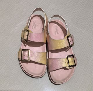(Category: ) located in . Submitted by preloved_items_j (Listing ID 1439292641, Image 1). Description: .