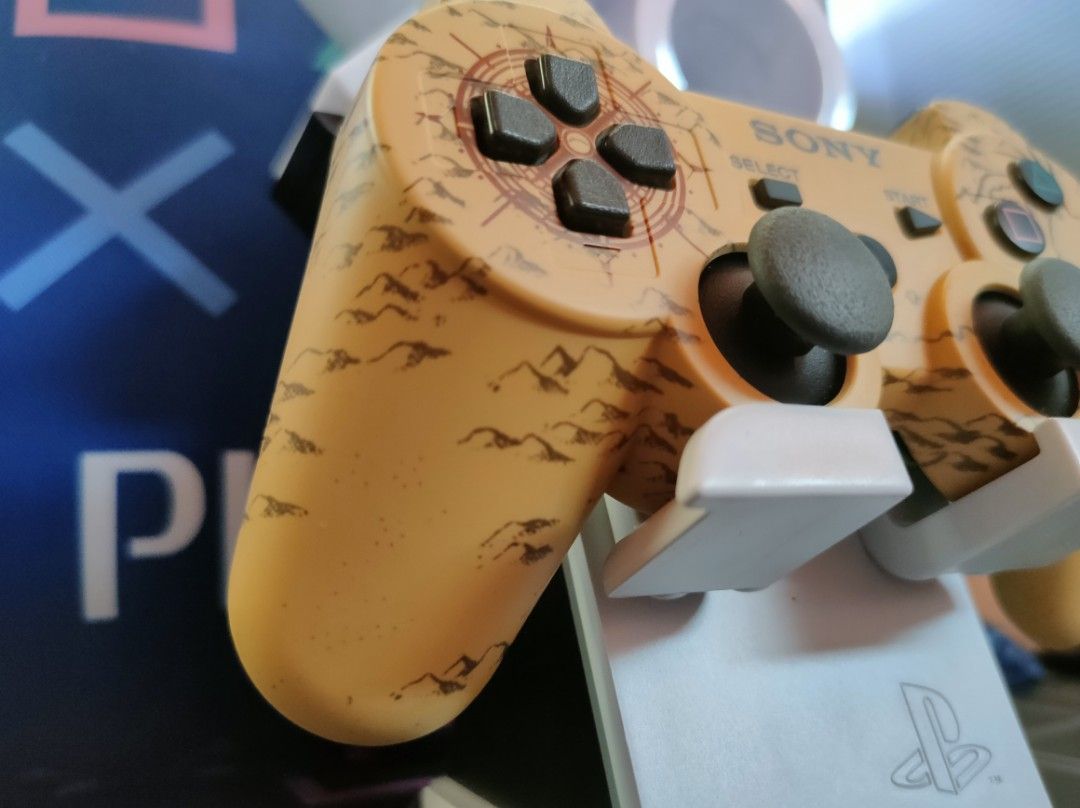 PS3 Uncharted 3 Limited edition Dualshock 3 (Category: Controllers) located in Manila. Submitted by kikim012 (Listing ID 1439297700, Image 3). Description: PLEASE READ!! DS3 Uncharted 3 Limited edition Condition: Brand new Purchased 2024 at eBay I used it once, tried all the buttons, also its motion2x or six axis. All Goods, kept in a glass cabinet. Charging port - okay △◯×□ buttons - okay Left & Right analog - okay (no drifts) Battery- okay Dire