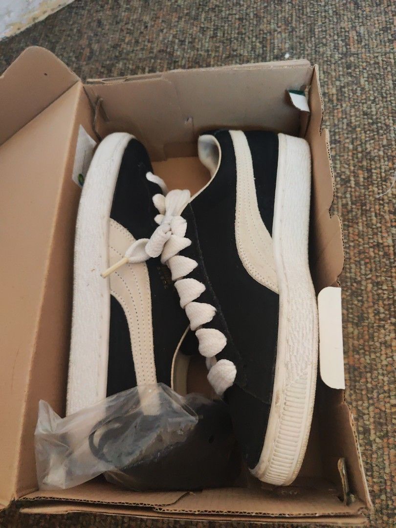 puma suede xx1 (Category: Sneakers) located in Manila. Submitted by teepee1 (Listing ID 1439266394, Image 1). Description: For sale only... puma suede xx1 size 5 uk/ 6 us/ 24 cm mens size complete with og box and extra lace used but still looks new price: 1200 firm/ fix rfs: decluttering.