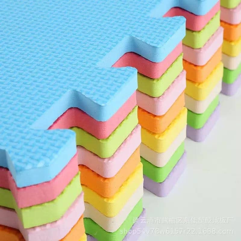 Puzzle mat 4pcs (Category: Announcements) located in Manila. Submitted by jelai.cybyb (Listing ID 1439254447, Image 2). Description: SIZE ：60 CM X 60 CM X 1 CM.