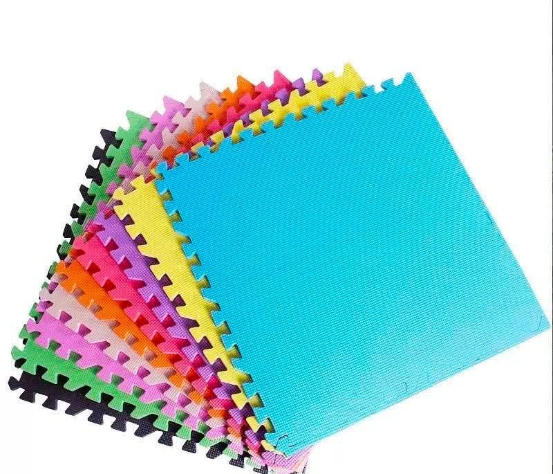 Puzzle mat 4pcs (Category: Announcements) located in Manila. Submitted by jelai.cybyb (Listing ID 1439254447, Image 1). Description: SIZE ：60 CM X 60 CM X 1 CM.