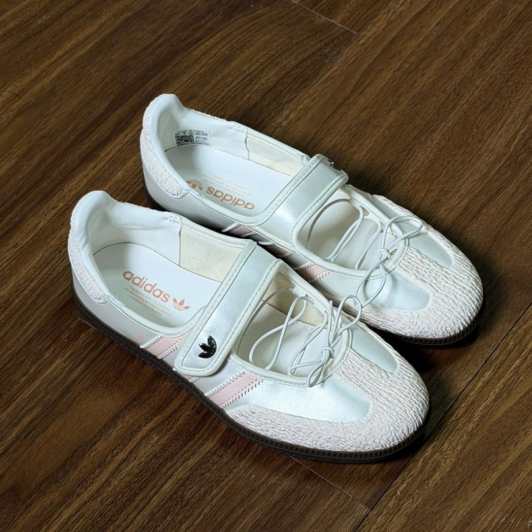 (RARE) Adidas Samba Jane in Cloud White Pink (Category: Sneakers) located in Manila. Submitted by bihisky (Listing ID 1439370392, Image 1). Description: RFS: This was the wrong size and I bought a new pair already to replace this. READ FIRST!!!! - All listings are negotiable. - SDD is okay depending on the location. - Feel free to ask for more photos. :)).