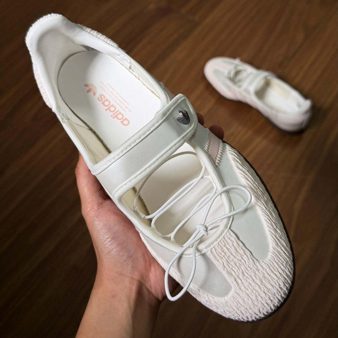 (RARE) Adidas Samba Jane in Cloud White Pink (Category: Sneakers) located in Manila. Submitted by bihisky (Listing ID 1439370392, Image 2). Description: RFS: This was the wrong size and I bought a new pair already to replace this. READ FIRST!!!! - All listings are negotiable. - SDD is okay depending on the location. - Feel free to ask for more photos. :)).