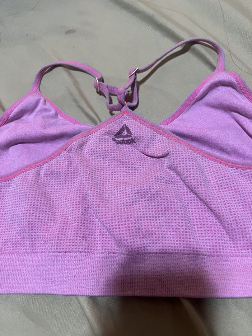 Reebok Sports Bra (Category: Activewear) located in Malabon City. Submitted by cecepicks (Listing ID 1439303381, Image 2). Description: Free if you buy any ₱100 in any of my items.