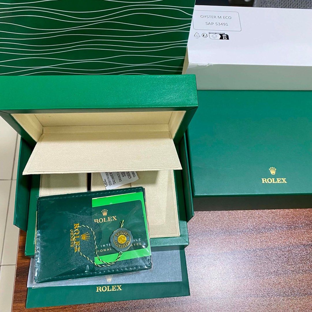 ROLEX BOX REG with complete inclusions (Category: Luxury Watches) located in San Juan City. Submitted by wristcheckdiaries (Listing ID 1439280063, Image 1). Description: .