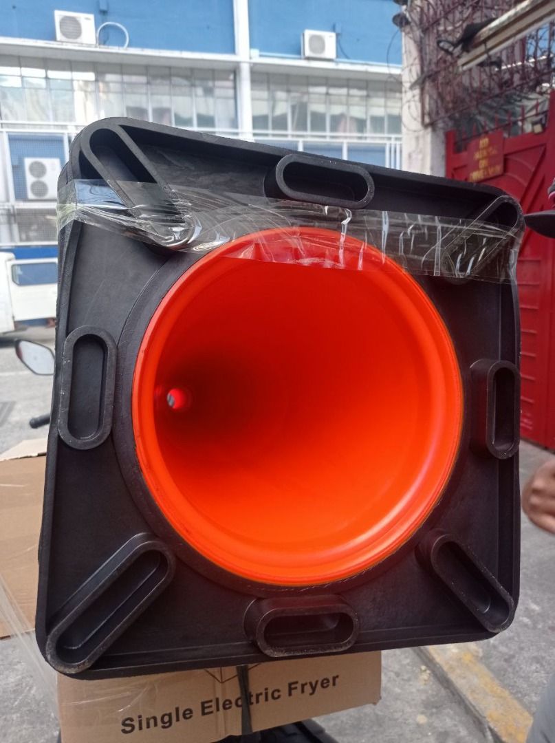 SAFETY CONES (Category: Everything Else Others) located in Manila. Submitted by joeyroque09 (Listing ID 1439302939, Image 2). Description: SAFETY CONES Specs: 28" , RUBBERIZED BASE.