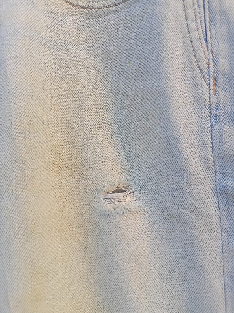 Saint Laurent Light Wash Jeans (Category: Jeans) located in Quezon City. Submitted by kmbthrift19 (Listing ID 1439370340, Image 2). Description: FS SAINT LAURENT PANTS IN GOOD CONDITION PRICE IS STILL NEGOTIABLE JUST PM FOR MORE INFORMATION THANKS .