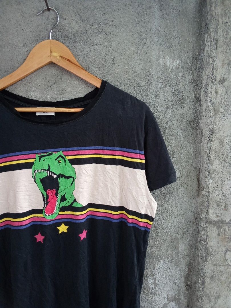 Saint Laurent Paris Ss17 Dinosaur Tee (Category: Luxury Apparel) located in Tabaco. Submitted by rebirthalley (Listing ID 1439261419, Image 3). Description: W-21 L-24 Excellent Condition No flaws 2180.